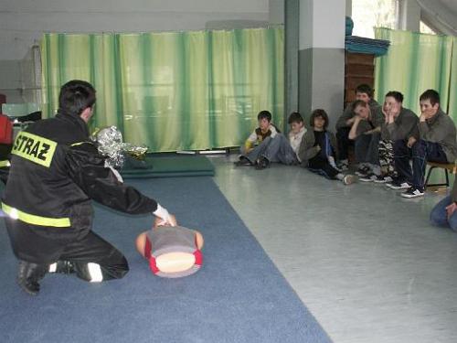 wizyta OSP W-G w gimnazjum